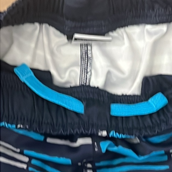 Nike Dri-Fit Boy’s Bathing Swimsuit Trunks  Size Large Black & Blue - Picture 3 of 5